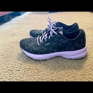 Brooks Launch 6 size 7.5 women’s